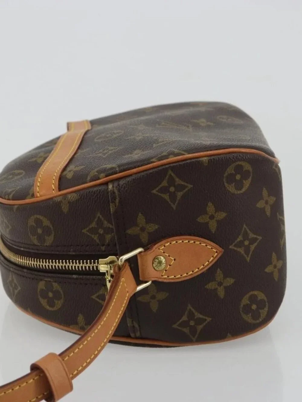 LOUIS VUITTON Monogram Blois Shoulder Bag M51221 LV Auth 188394SAV